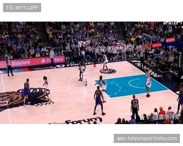 里夫斯挡拆吸引防守为詹姆斯拉开空位比首发时更稳